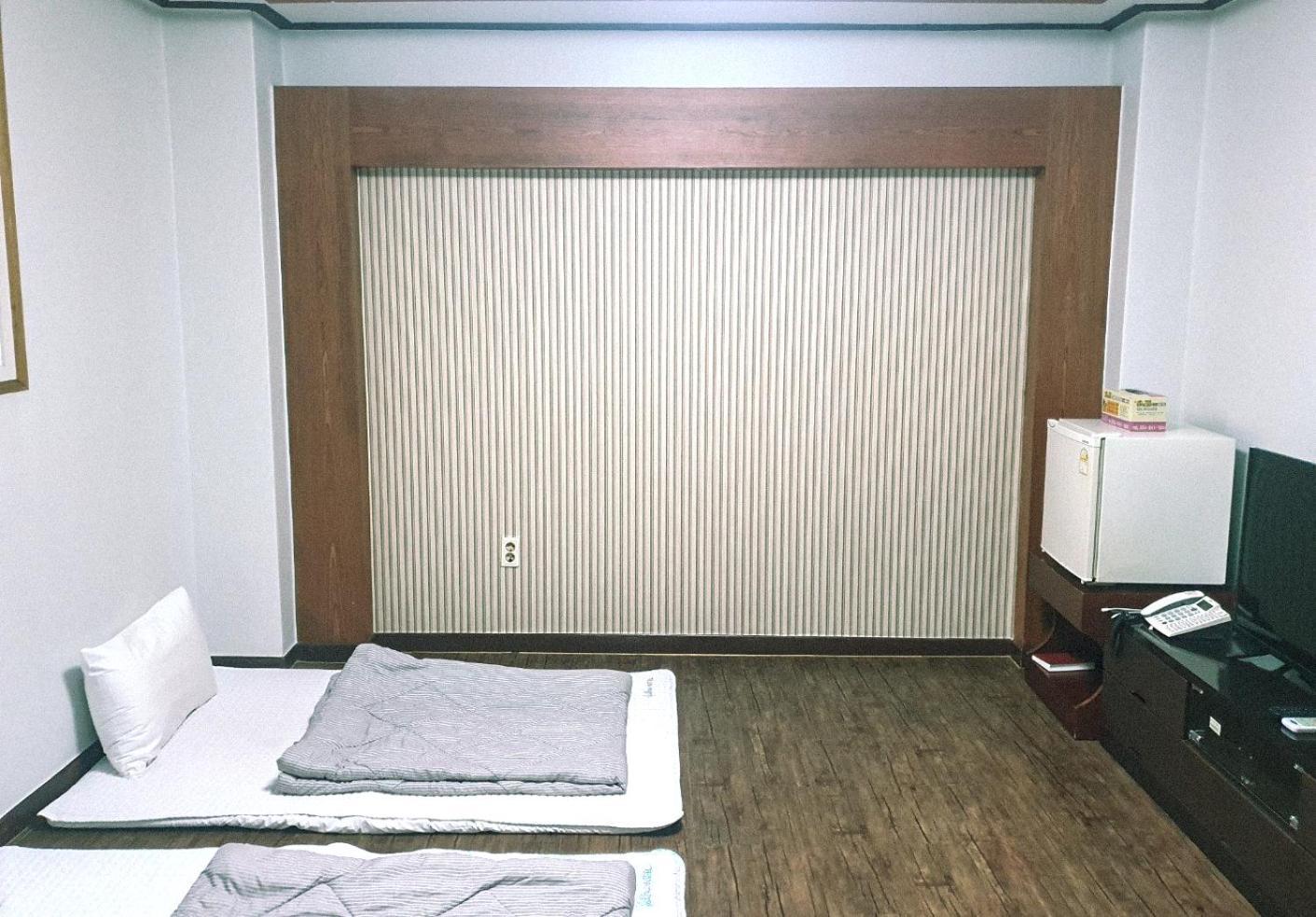 画廊酒店 安东市 外观 照片